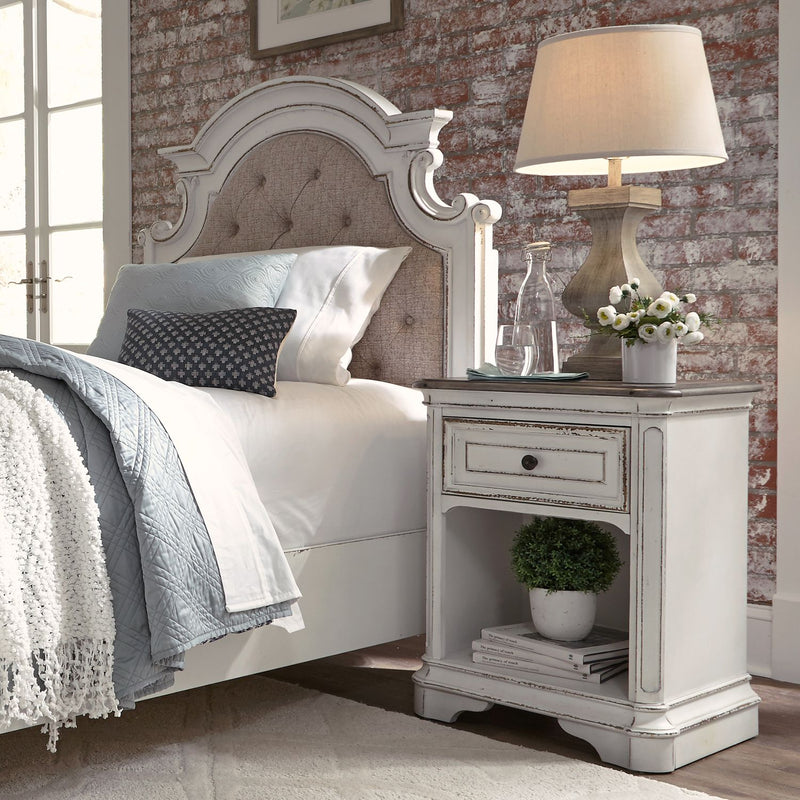 Magnolia Manor 1 Drawer Night Stand in Antique White