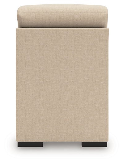 LadyMae Sectional with Chaise - Vicars Furniture (McAlester, OK)