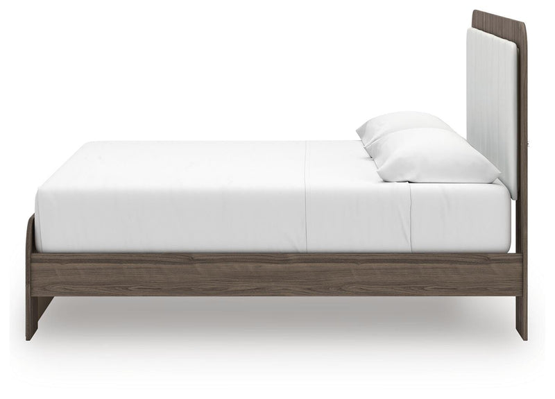 Kendanport Upholstered Bed