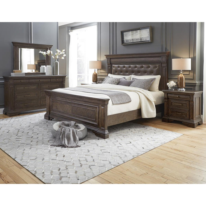 Pulaski Bedford Heights King Panel Bed in Estate Brown