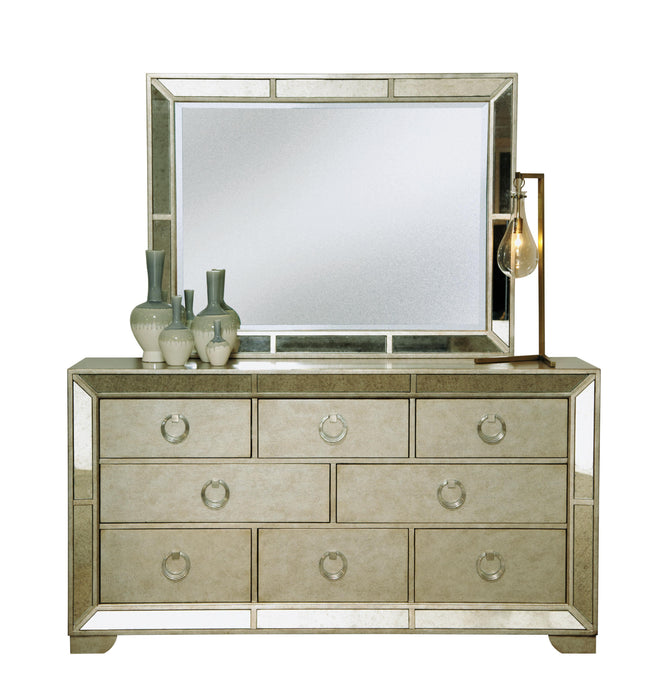 Pulaski Farrah Wall Mirror with Antique Frame in Metallic - Vicars Furniture (McAlester, OK)