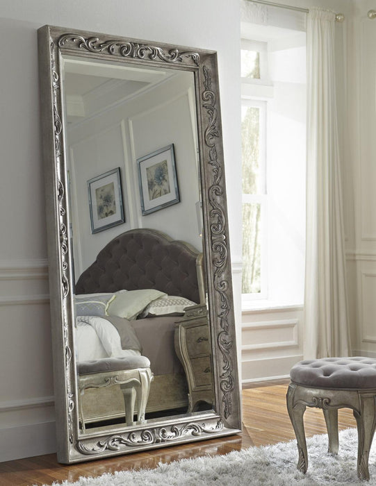 Pulaski Rhianna Floor Mirror in Silver Patina